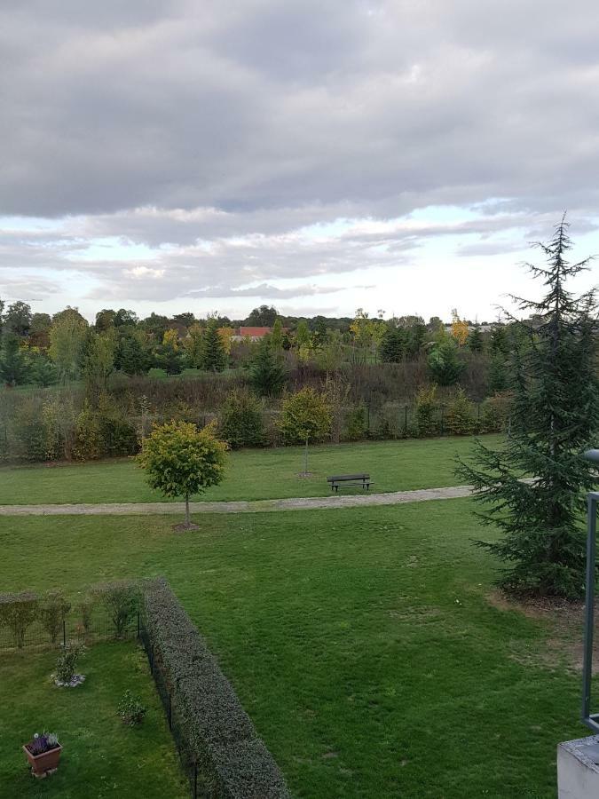 Sweet Apartment In Front Of Disneyland'S Castel Montevrain Bagian luar foto